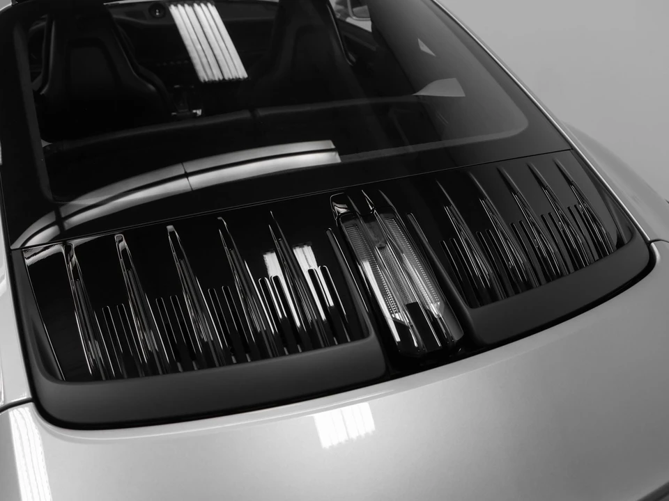 2026 Porsche 911 - Image 22 of 31