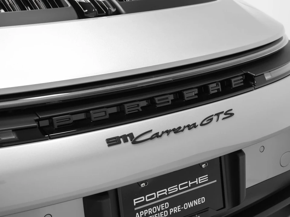 2026 Porsche 911 - Image 26 of 31