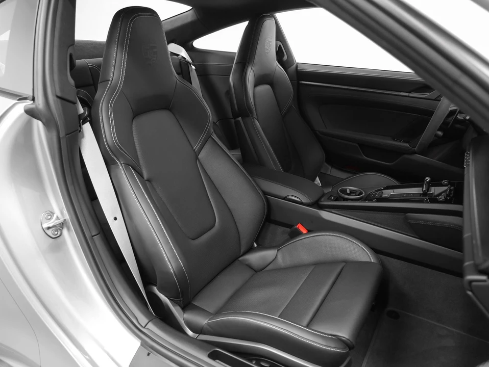 2026 Porsche 911 - Image 29 of 31