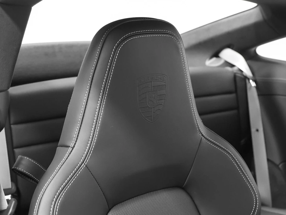 2026 Porsche 911 - Image 30 of 31