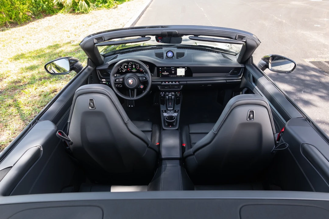 2026 Porsche - Image 7 of 31