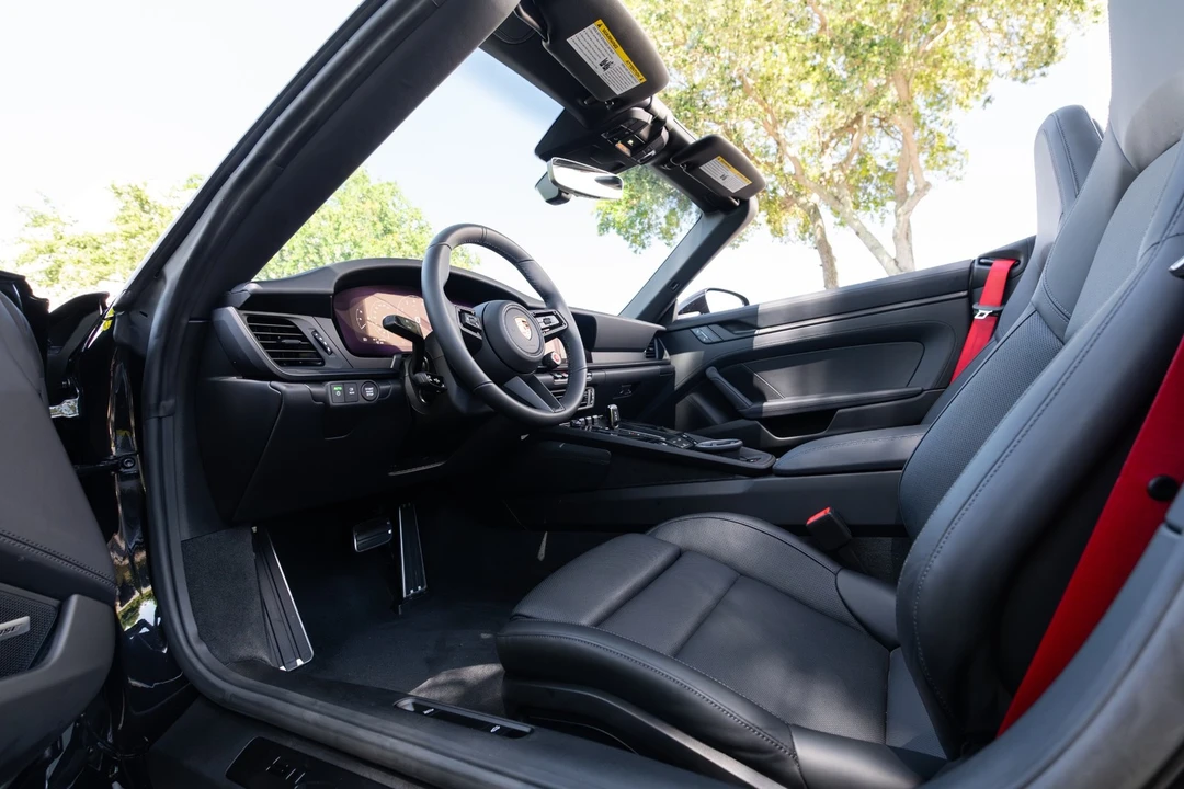 2026 Porsche - Image 6 of 31