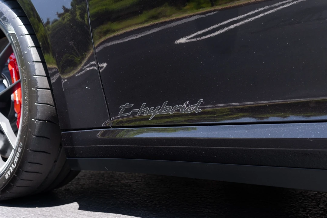 2026 Porsche - Image 27 of 31