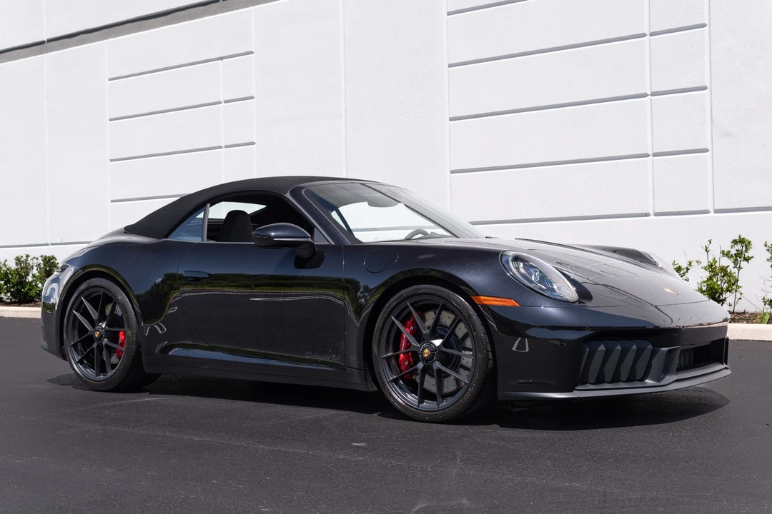 2026 Porsche - Image 3 of 31