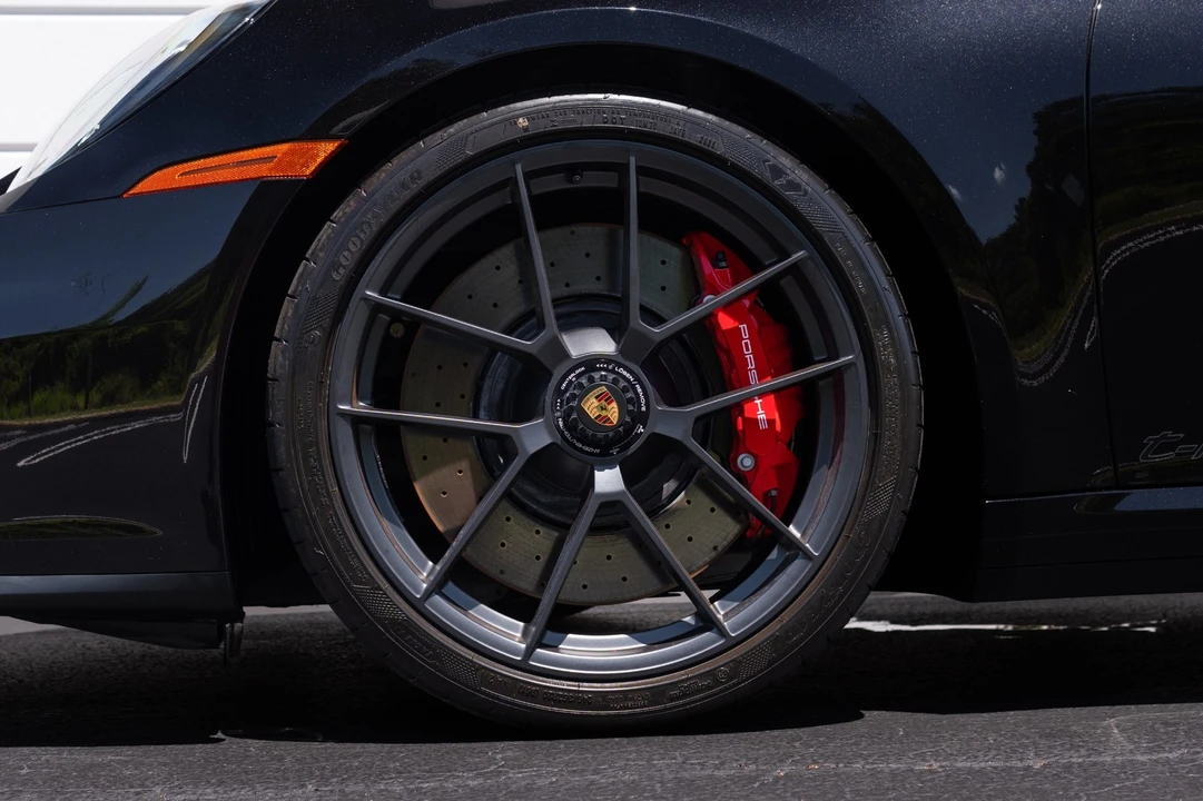 2026 Porsche - Image 24 of 31