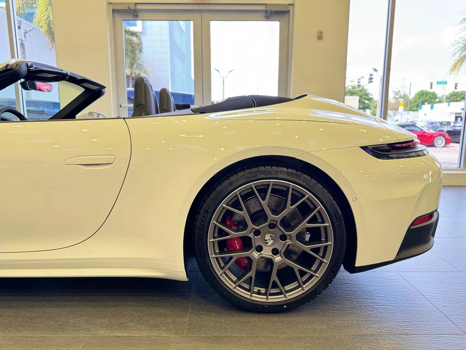 2026 Porsche 992 Carrera S - Image 23 of 31