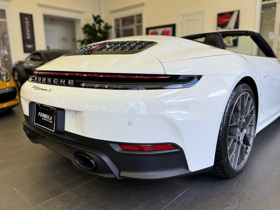2026 Porsche 992 Carrera S - Image 16 of 31