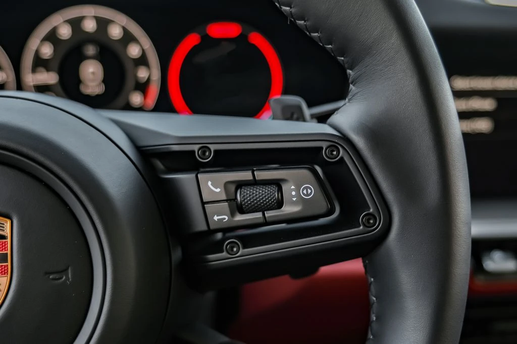 2026 Porsche 911 - Image 24 of 31