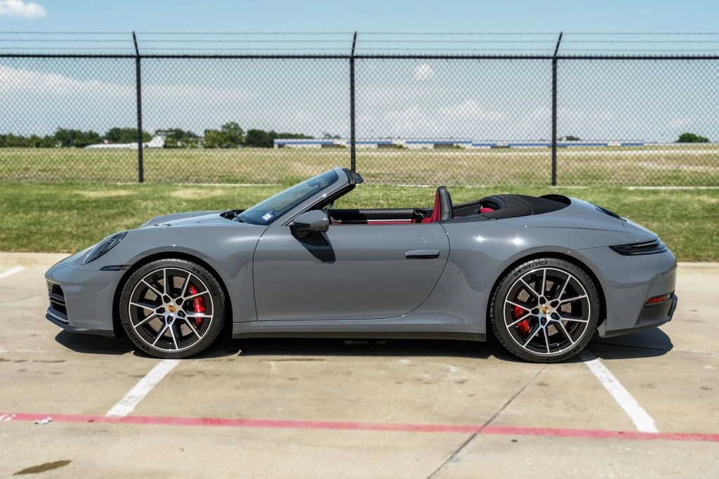 2026 Porsche 911 - Image 16 of 31