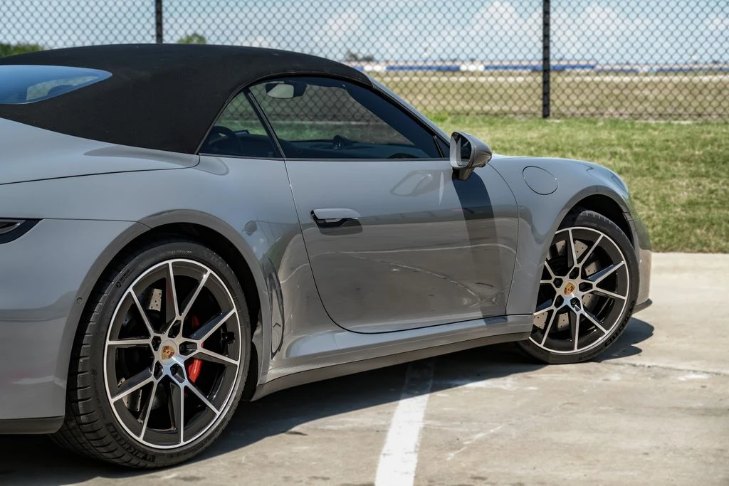 2026 Porsche 911 - Image 13 of 31