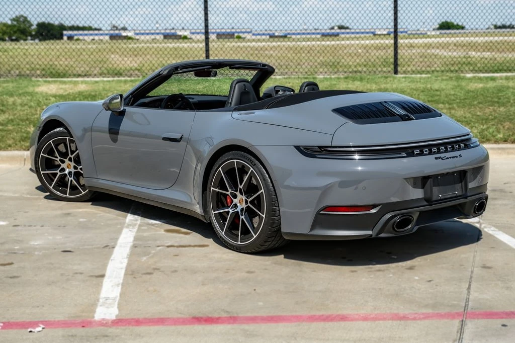2026 Porsche 911 - Image 15 of 31
