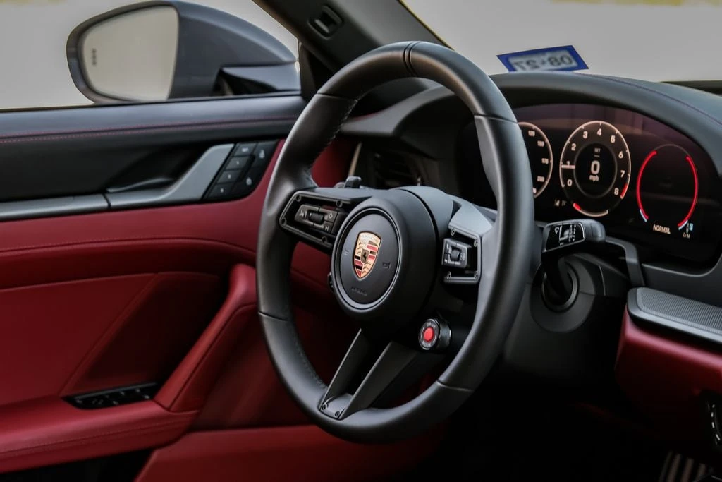 2026 Porsche 911 - Image 21 of 31