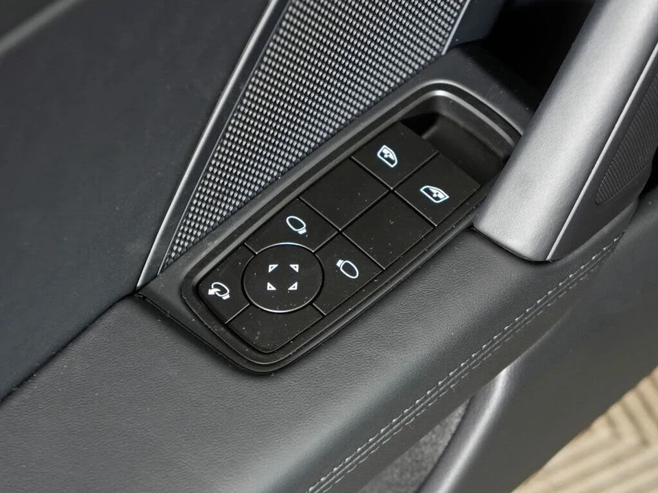 2026 Porsche 992 Carrera S - Image 19 of 31