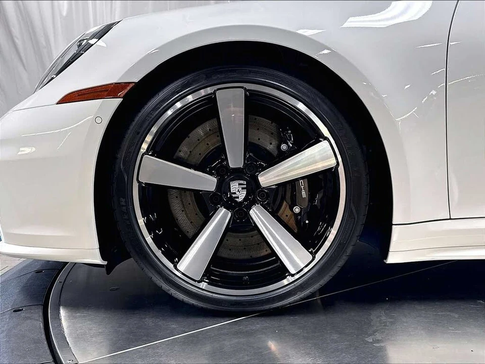 2026 Porsche 992 Carrera S - Image 11 of 31
