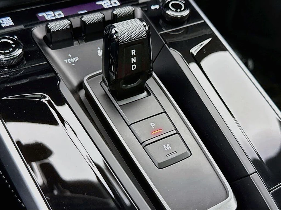 2026 Porsche 992 Carrera S - Image 21 of 31