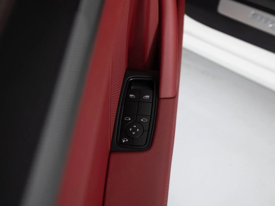 2026 Porsche 992 Carrera S - Image 21 of 31