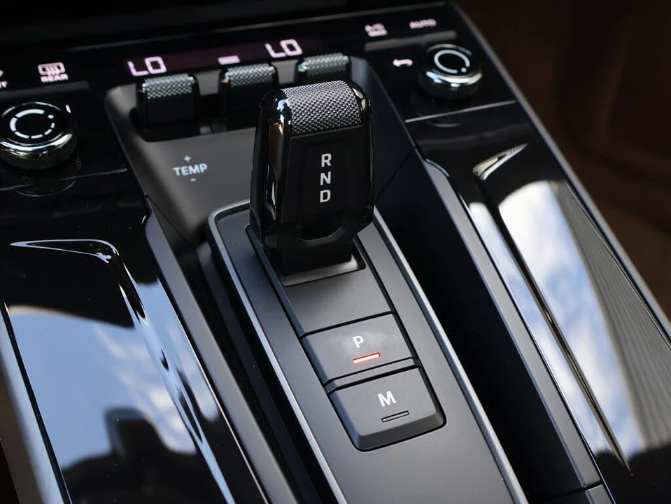 2026 Porsche 992 Carrera S - Image 27 of 31