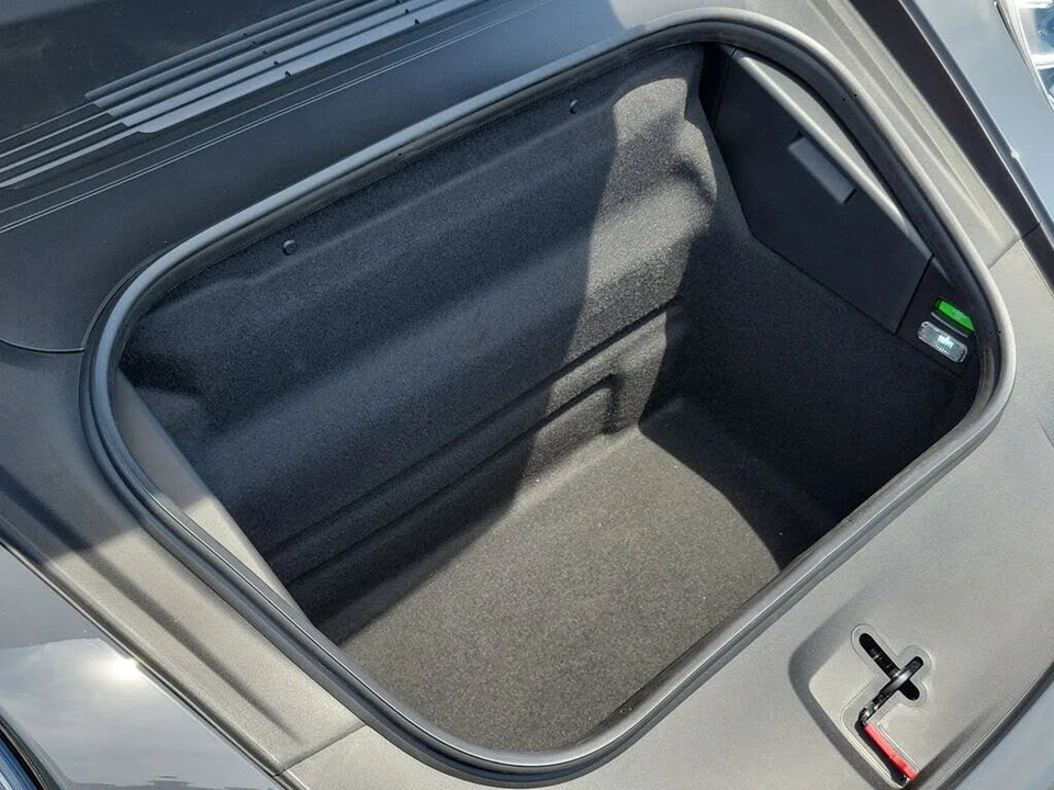 2026 Porsche 992 Carrera S - Image 17 of 31