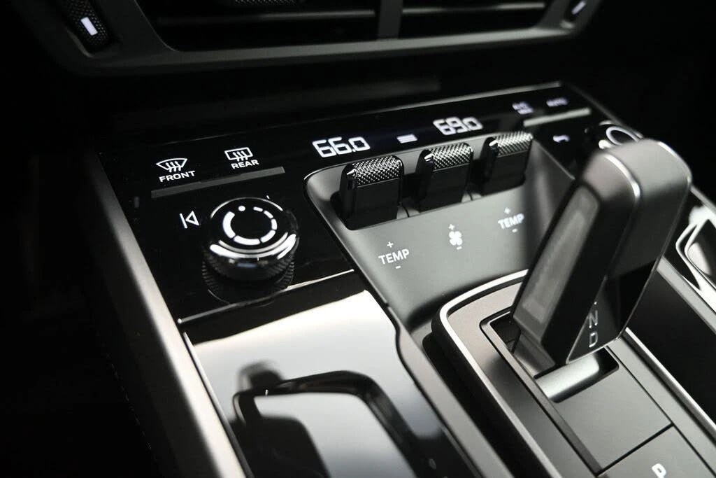 2026 Porsche 992 Carrera S - Image 19 of 31
