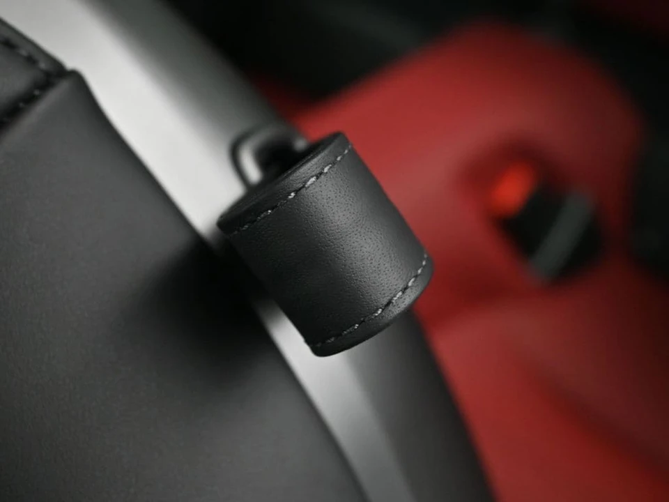 2026 Porsche 992 Carrera S - Image 19 of 31
