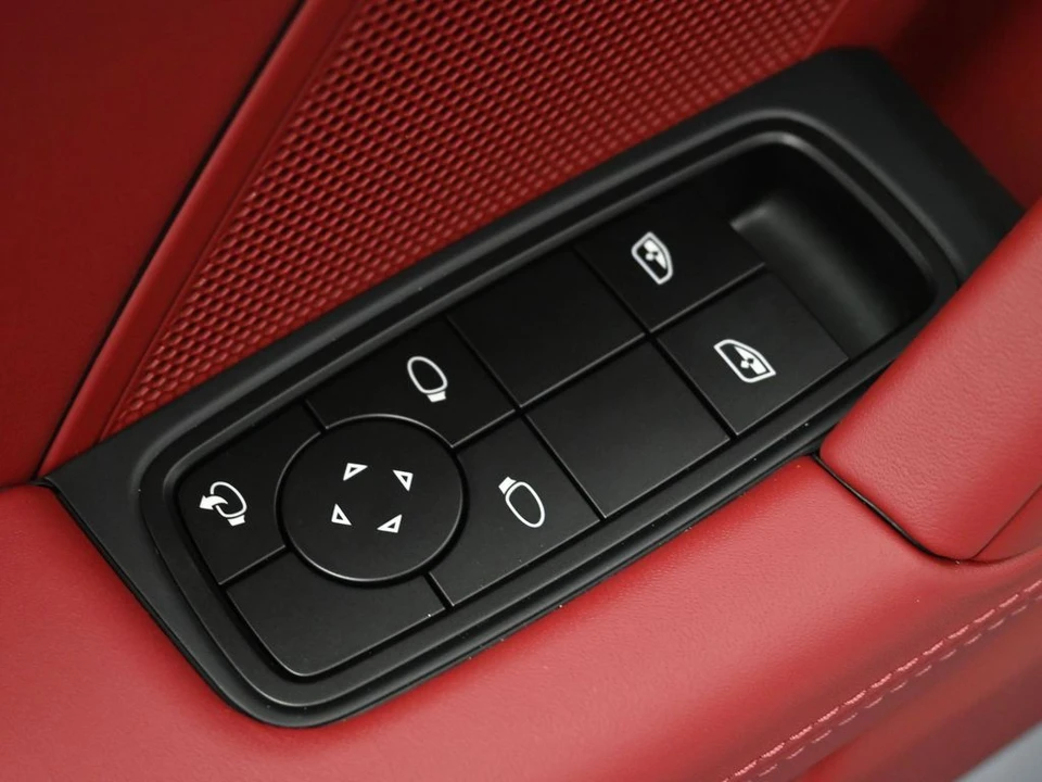 2026 Porsche 992 Carrera S - Image 17 of 31