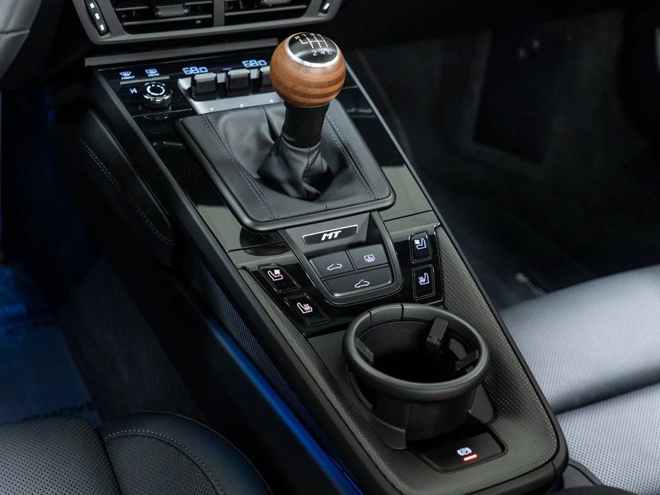 2026 Porsche 992 Carrera T - Image 27 of 31