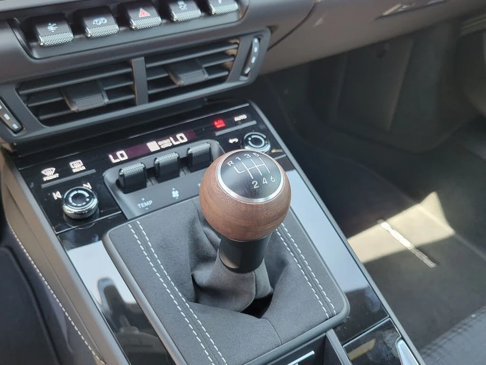 2026 Porsche 992 Carrera T - Image 21 of 31