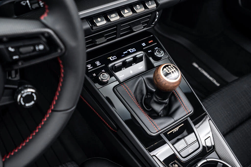 2026 Porsche 992 Carrera T - Image 18 of 31