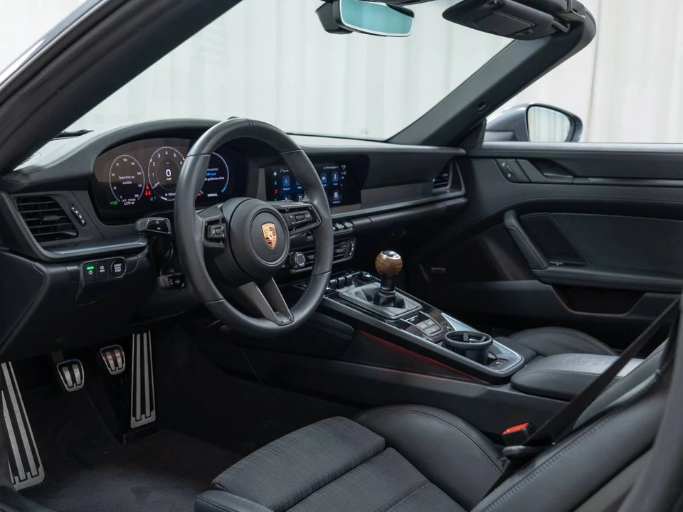 2026 Porsche 992 Carrera T - Image 4 of 4