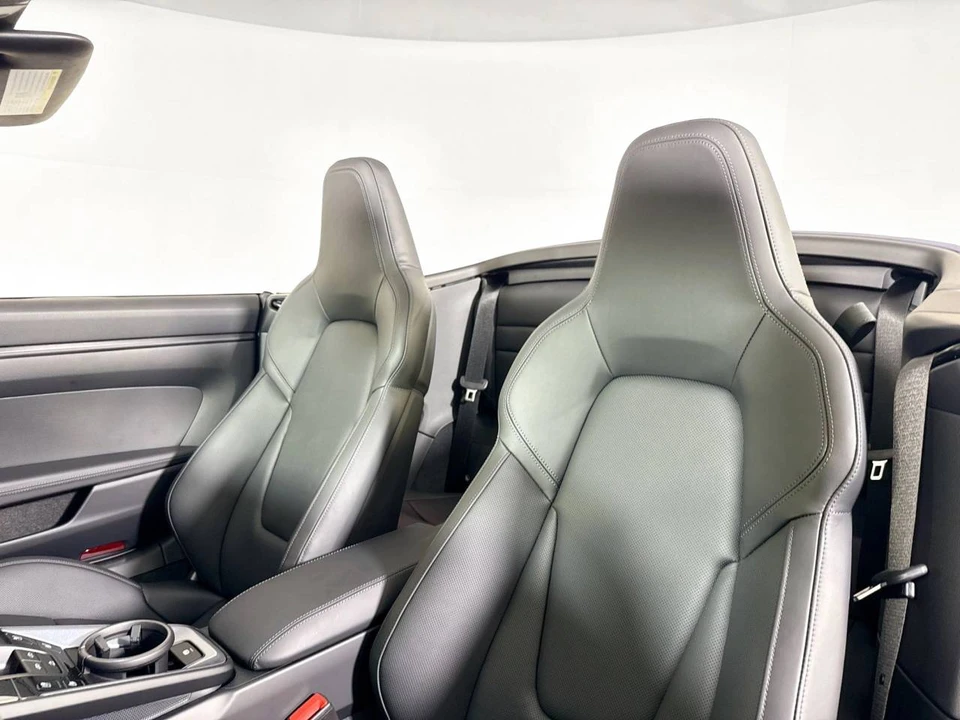 2026 Porsche 992 Carrera T - Image 5 of 5