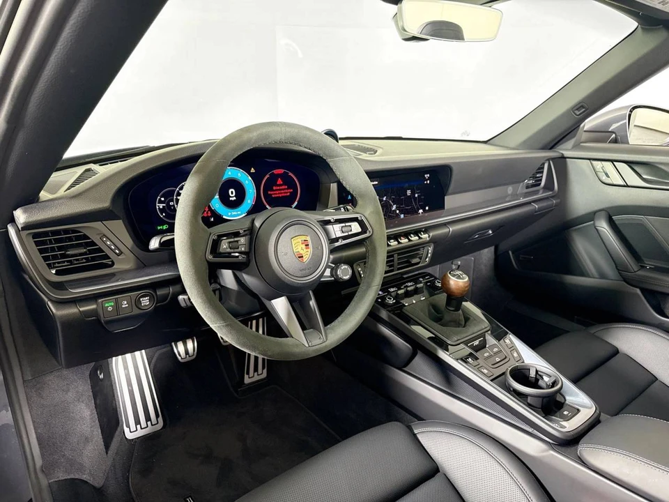 2026 Porsche 992 Carrera T - Image 4 of 5