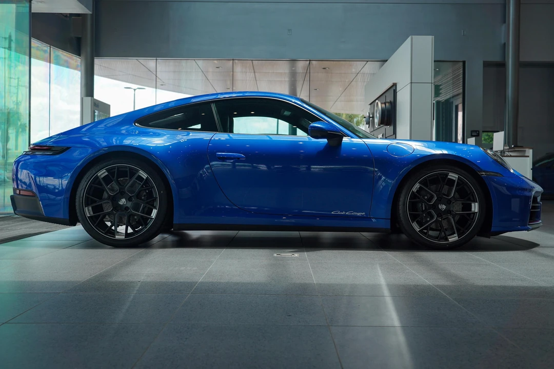 2026 Porsche 992 Carrera T - Image 4 of 31