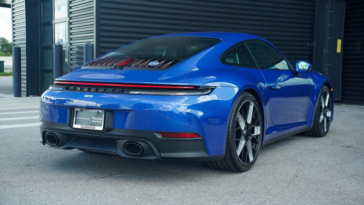 2026 Porsche 992 Carrera T - Image 16 of 31