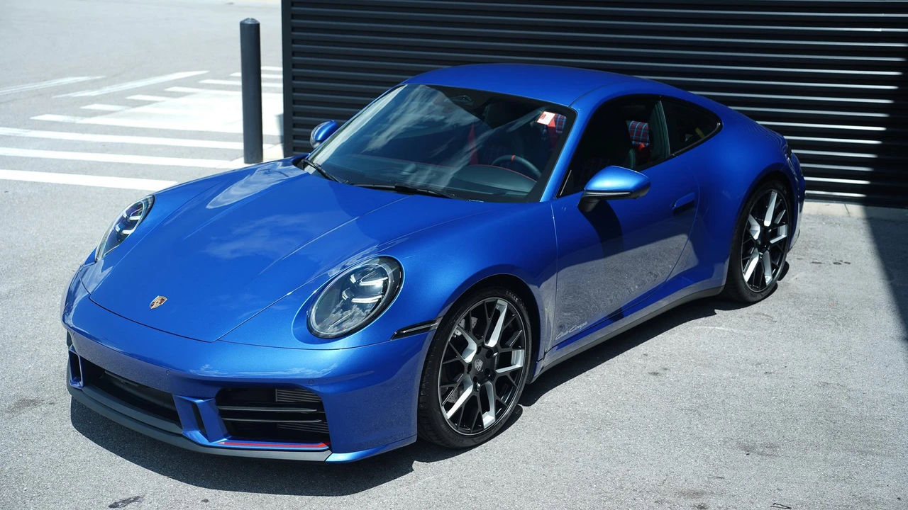 2026 Porsche 992 Carrera T - Image 9 of 31