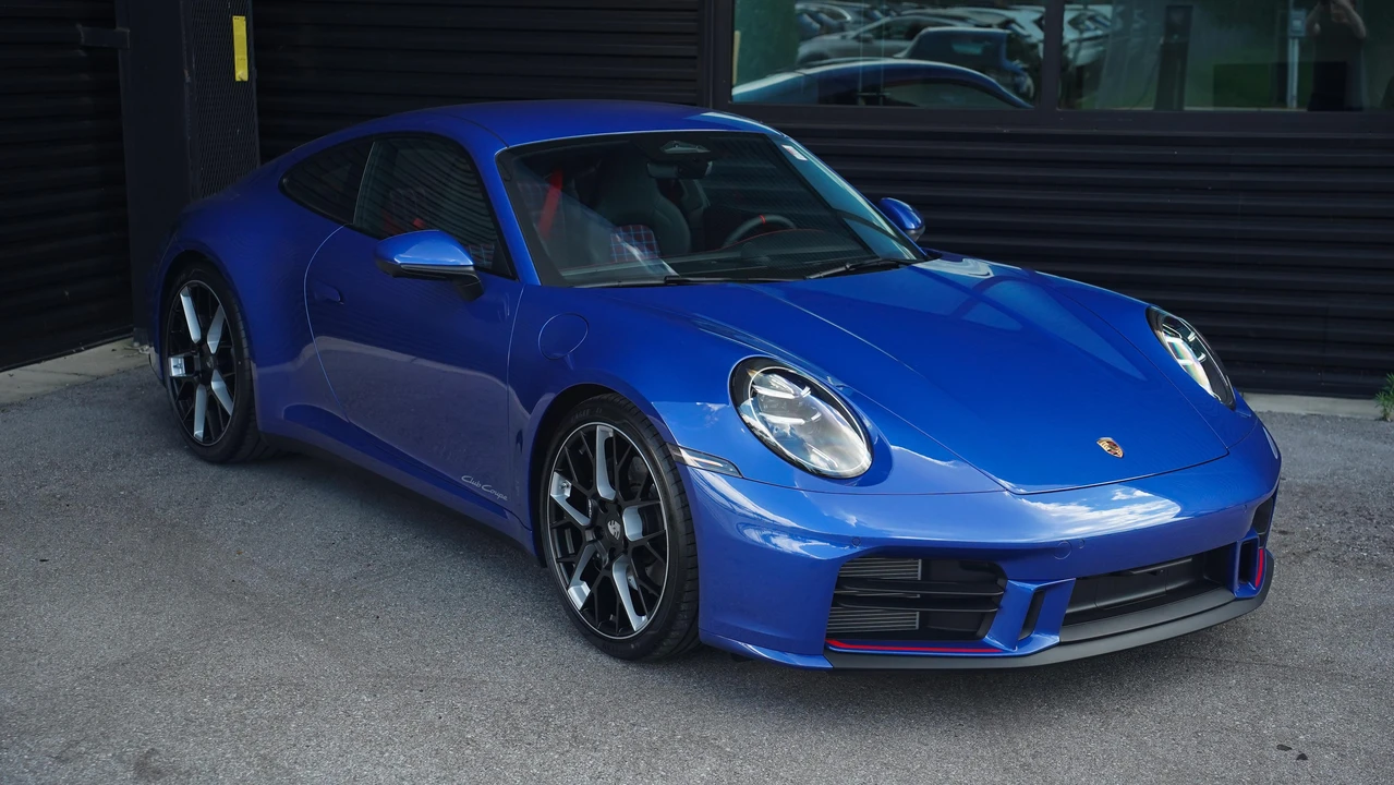 2026 Porsche 992 Carrera T - Image 14 of 31