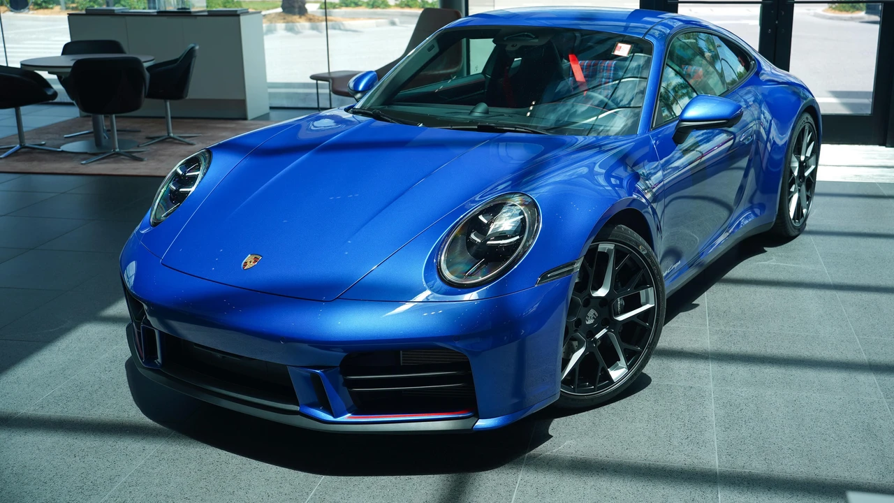 2026 Porsche 992 Carrera T - Image 8 of 31