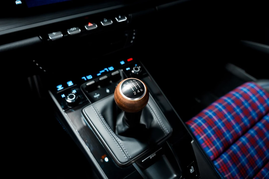 2026 Porsche 992 Carrera T - Image 19 of 31