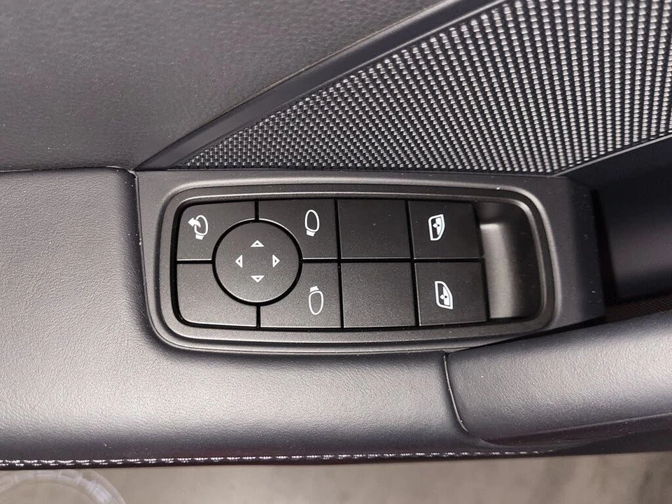 2026 Porsche 992 Carrera T - Image 19 of 31