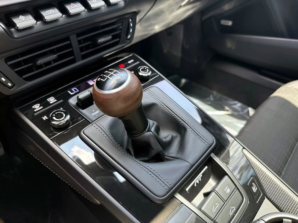 2026 Porsche 992 Carrera T - Image 20 of 27