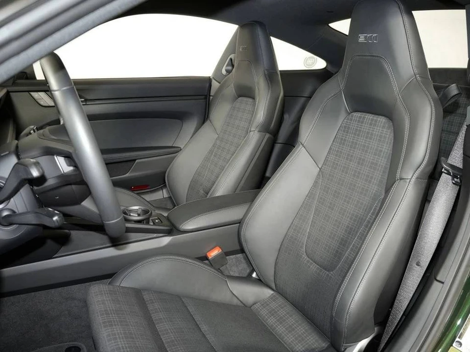 2026 Porsche 992 Carrera T - Image 5 of 5