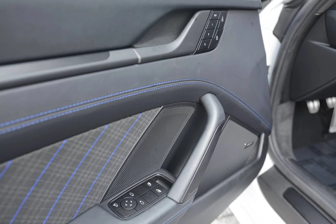2026 Porsche 992 Carrera T - Image 5 of 5