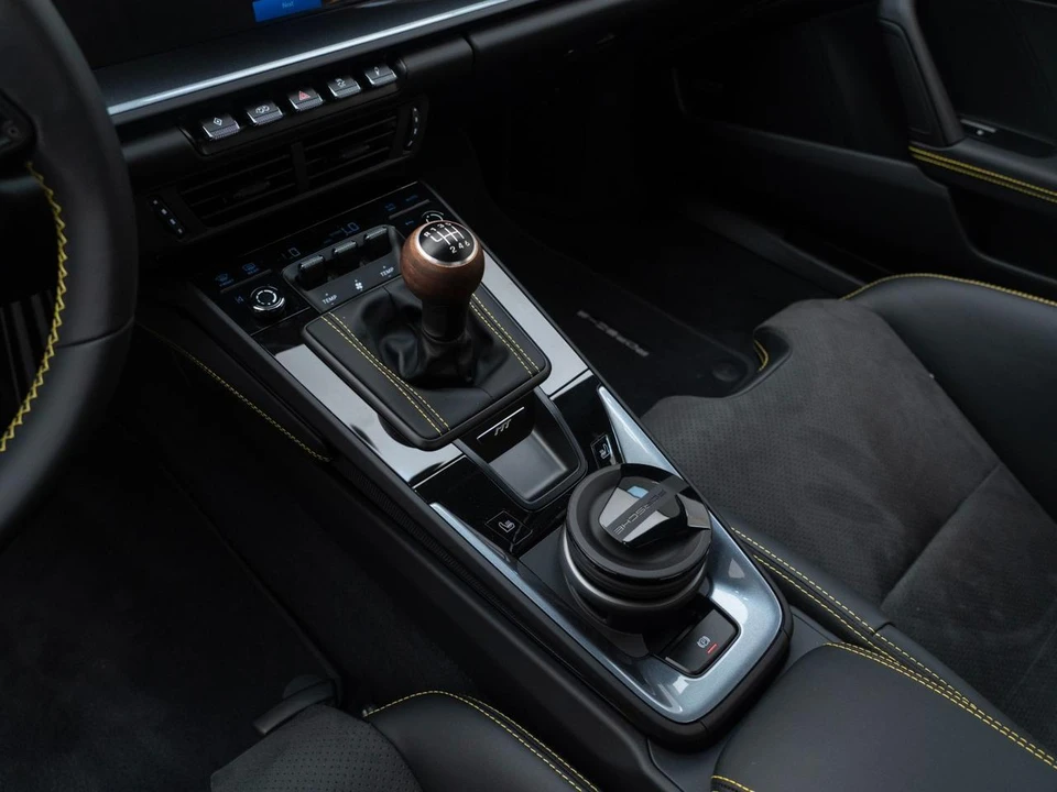 2026 Porsche 992 Carrera T - Image 27 of 31