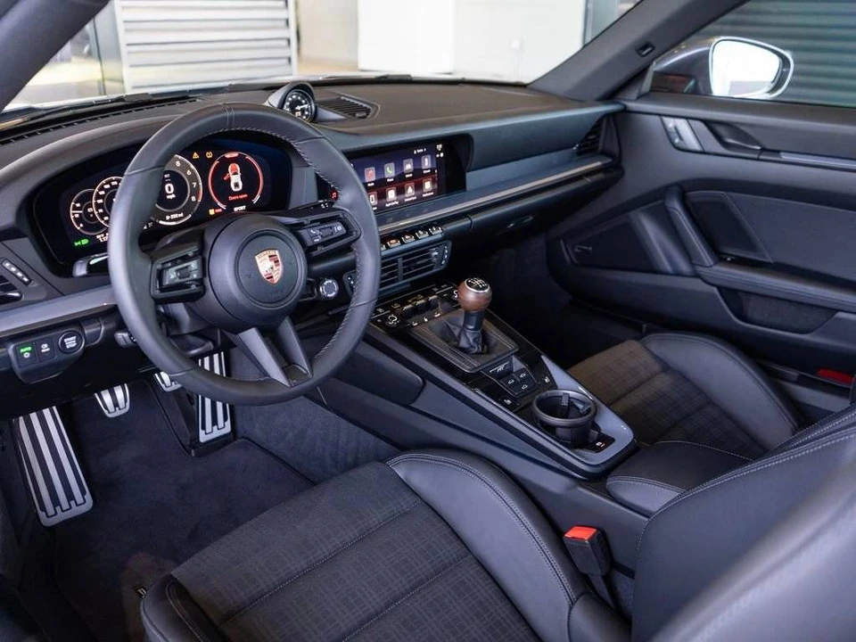 2026 Porsche 992 Carrera T - Image 4 of 4