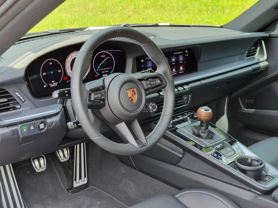 2026 Porsche 992 Carrera T - Image 4 of 5