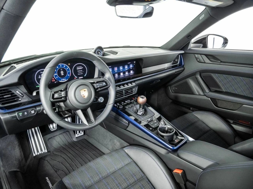 2026 Porsche 992 Carrera T - Image 4 of 4