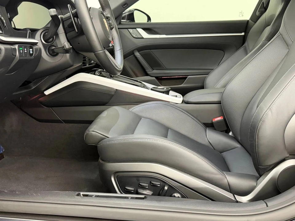 2026 Porsche 992 Carrera - Image 5 of 5