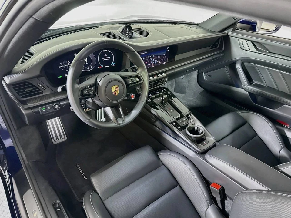 2026 Porsche 992 Carrera - Image 4 of 4