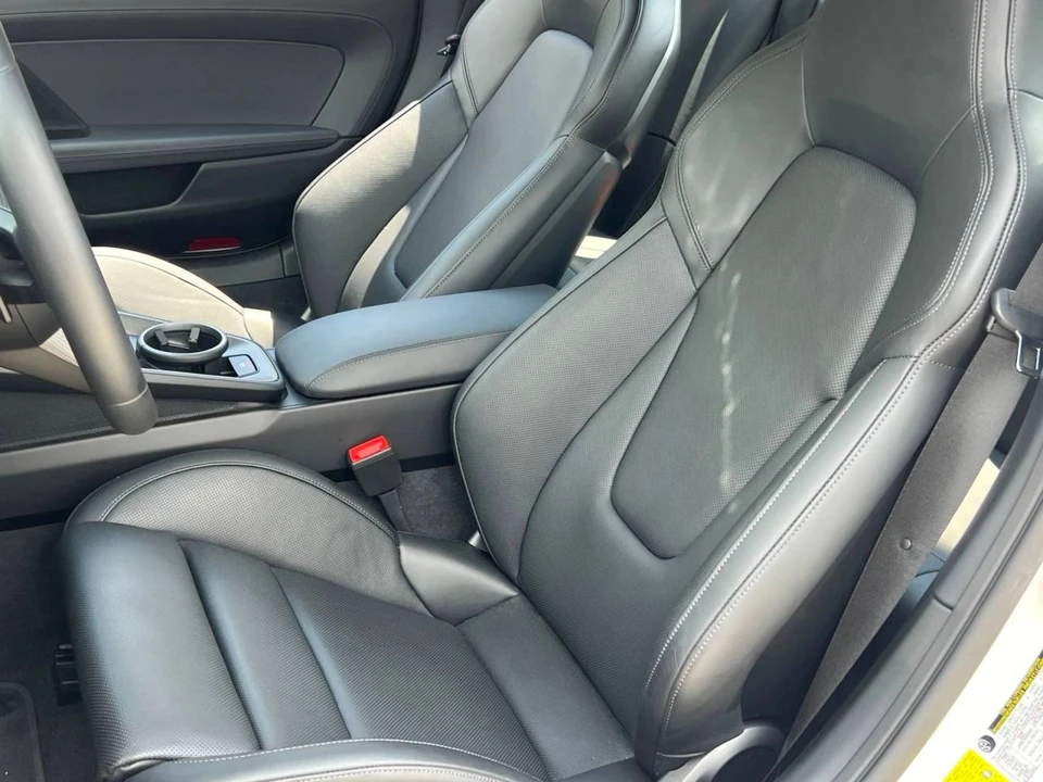 2026 Porsche 992 Carrera - Image 5 of 5
