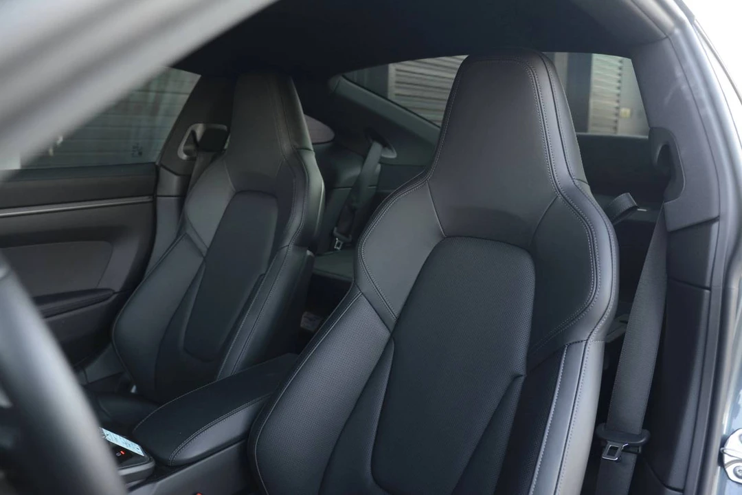 2026 Porsche 992 Carrera - Image 5 of 5