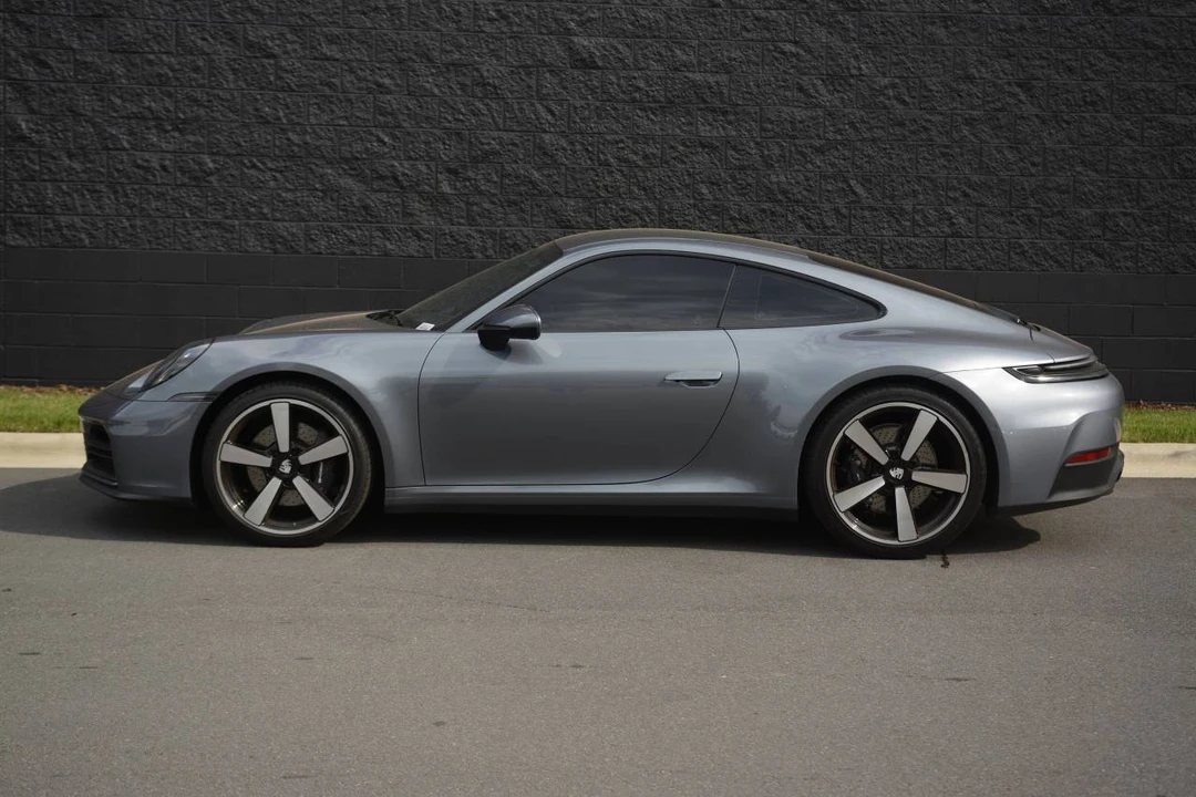 2026 Porsche 992 Carrera - Image 2 of 5